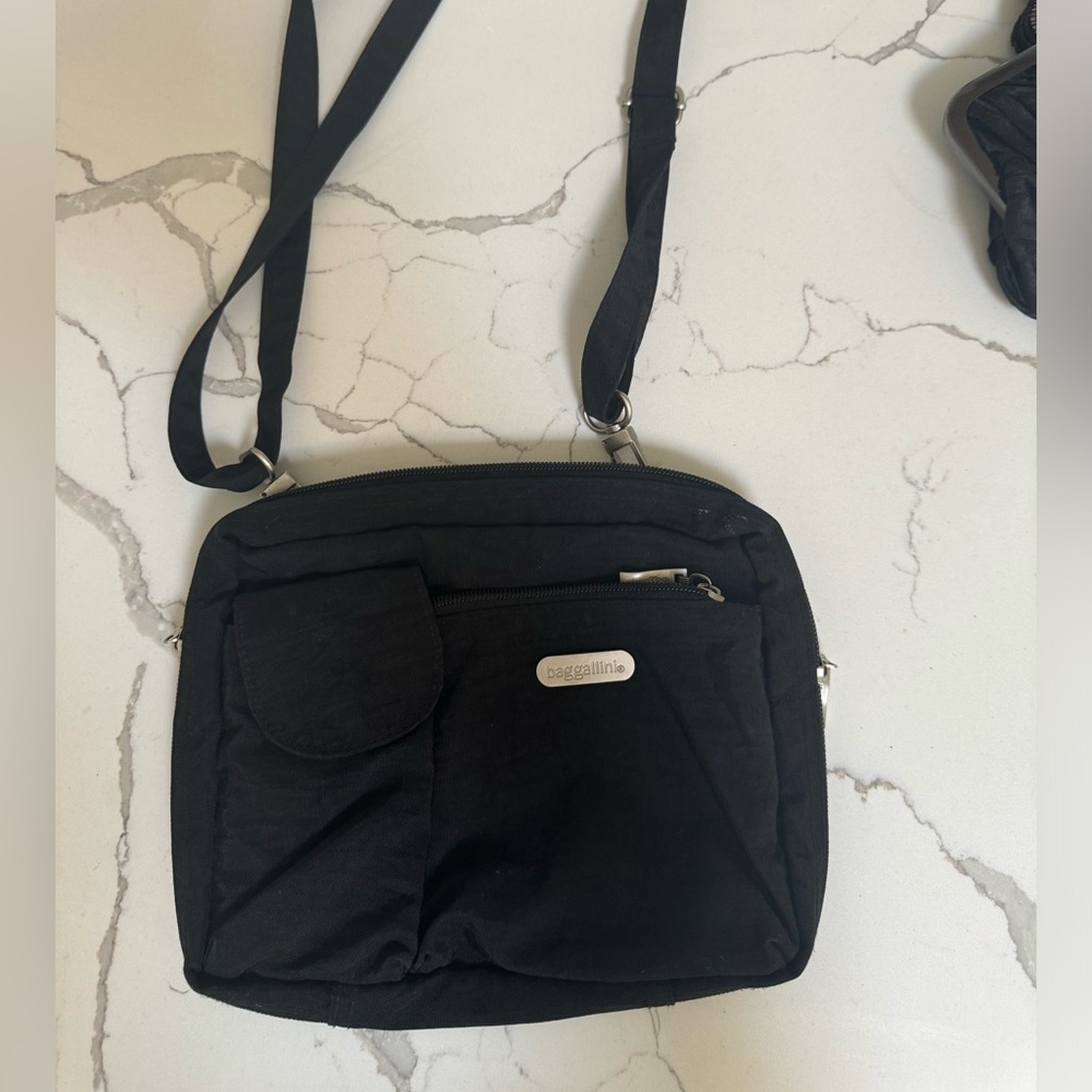 Baggallini Crossbody Bag Nylon Black Purse Organizer Adjustable Lightweight